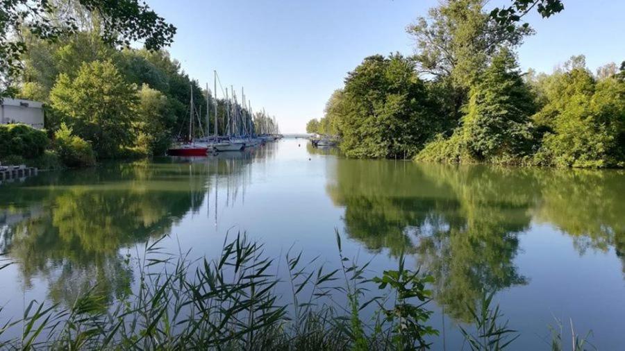 Appartamento Fuzliget Surf Garden Balatonfůzfő Esterno foto