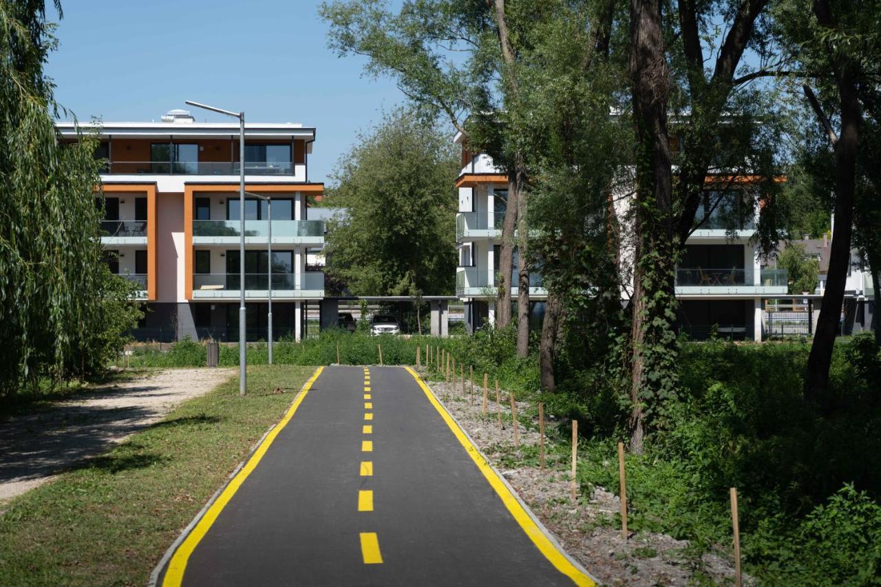 Appartamento Fuzliget Surf Garden Balatonfůzfő Esterno foto