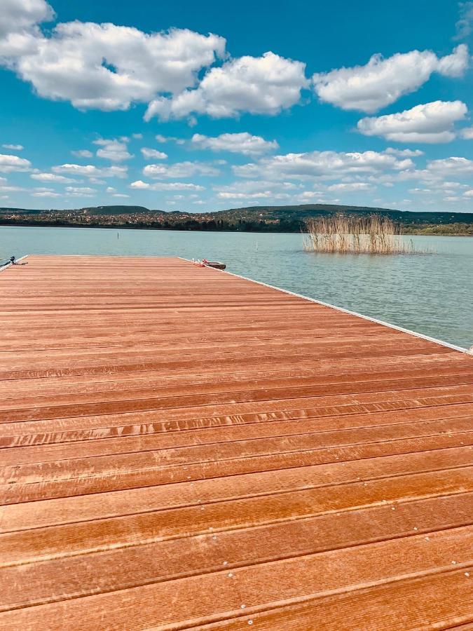 Appartamento Fuzliget Surf Garden Balatonfůzfő Esterno foto