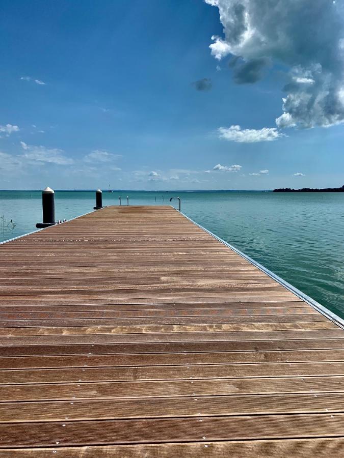 Appartamento Fuzliget Surf Garden Balatonfůzfő Esterno foto