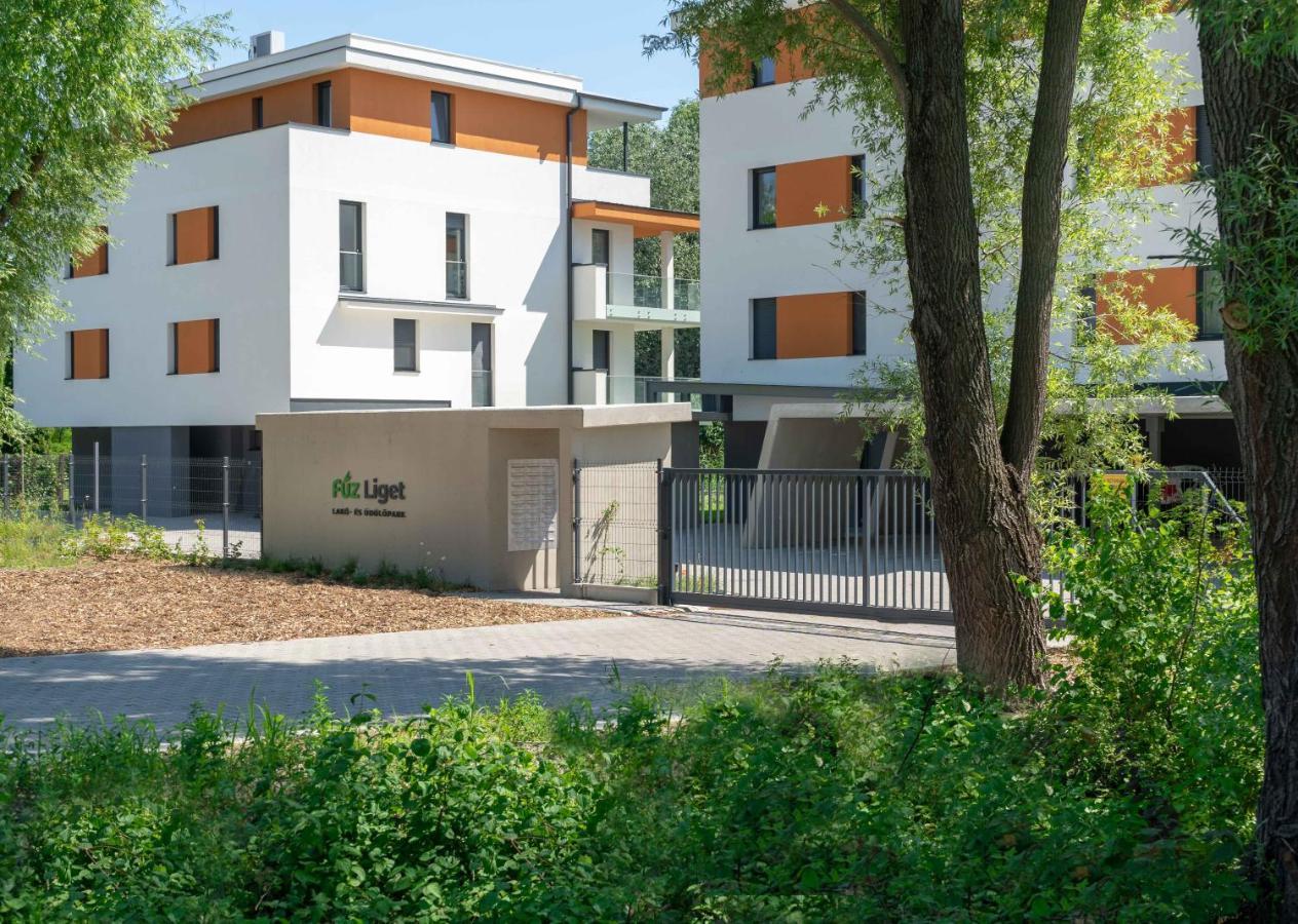 Appartamento Fuzliget Surf Garden Balatonfůzfő Esterno foto