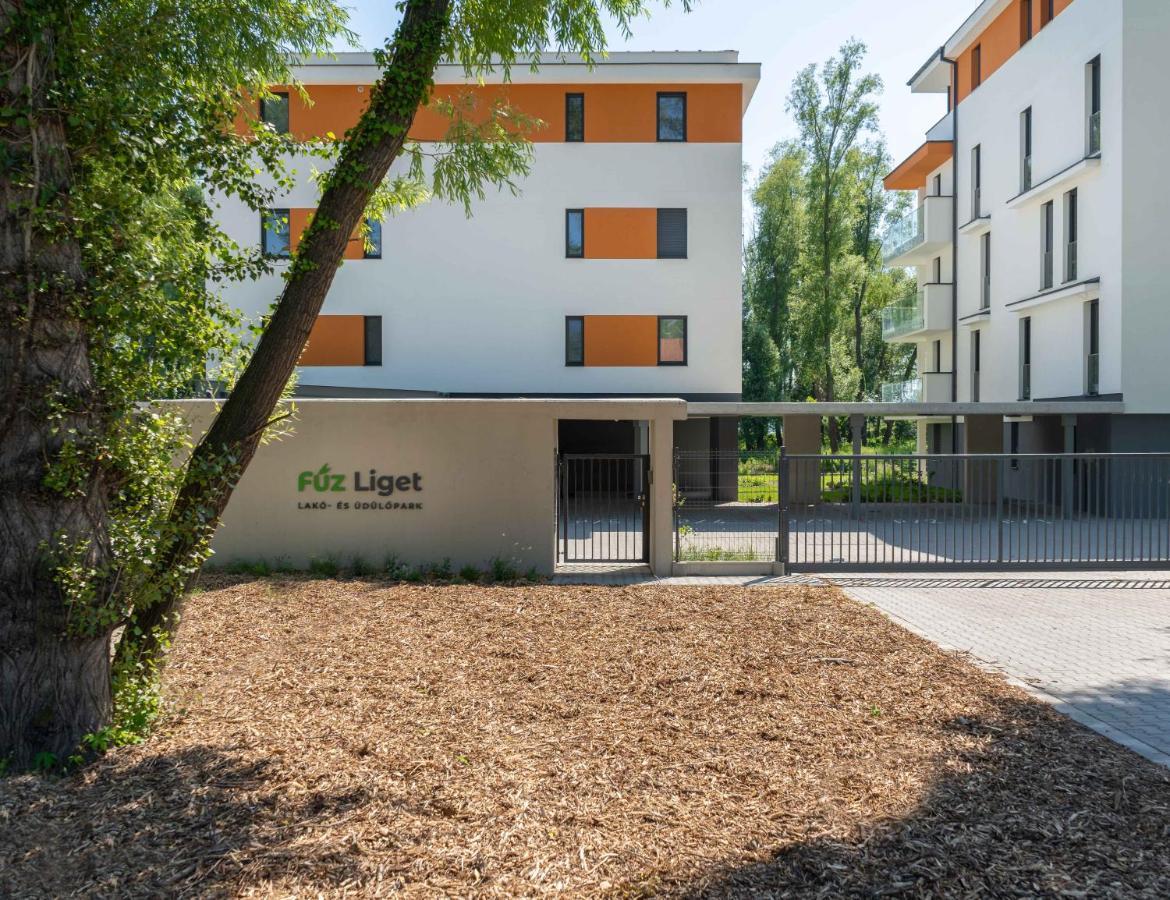 Appartamento Fuzliget Surf Garden Balatonfůzfő Esterno foto